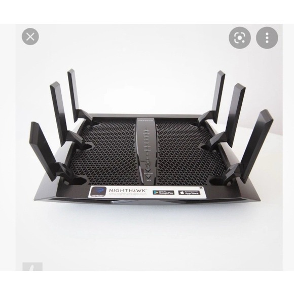 NETGEAR R8000 3200 Mbps 5 Port 3200 Mbps Tri-Band Wireless Router (R8000-100NAS) - Picture 3 of 10
